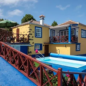 Casa Alba, Casa Rústica En La Colina Con Piscina-spa Climatizada Y Vistas Al Mar Сasa de vacaciones Puntallana